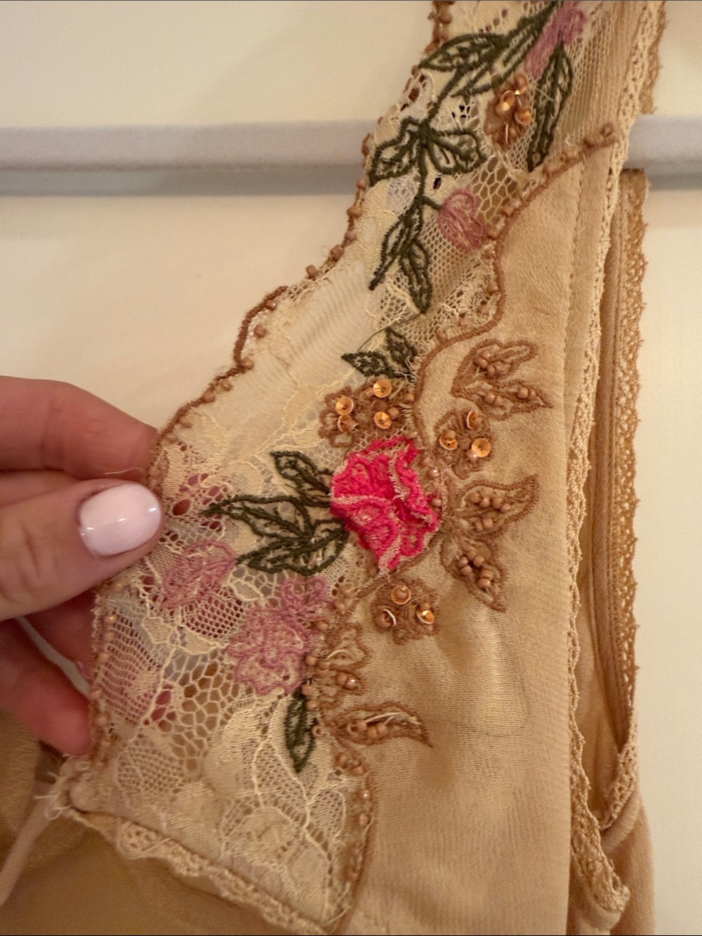 Free People meet again midi dress Beige Maxi Dress with Pink Floral Appliqué - Picture 4 of 6